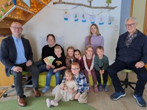 SPD Ortsverein Mennighüffen spendet Erlös vom Weihnachtsmarkt an die AWO Kita Siemshofer Kirchstraße