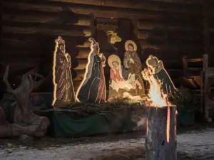 Geschnitzte Krippenfiguren – Eindruck von der Adventsreise ins Ahrntal (Südtirol)