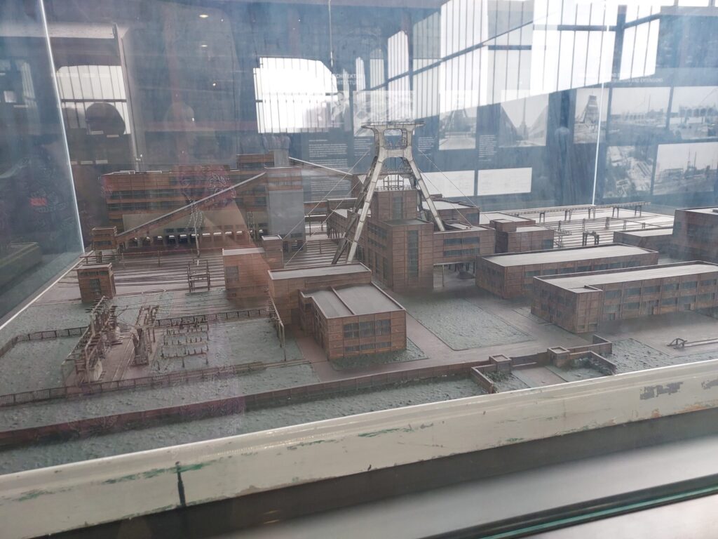 Foto zum Beitrag „Tagesfahrt nach Essen zur Zeche Zollverein“, Bild 2